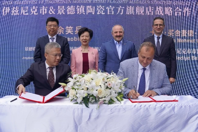 İznik ve Jingdezhen arasında tarihi iş birliği... Seramik Sanayi Birliği İstanbul'da imzalandı