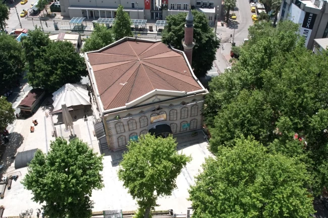 Kocaeli Büyükşehir, Fevziye Camii'nin dış cephesini yeniledi
