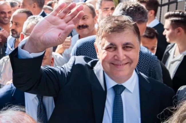 Başkan Tugay'dan greve karşı dayanışma çağrısı