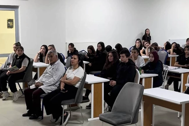 Sakarya'da gençlere "Bilinçli Teknoloji Kullanımı" eğitimi