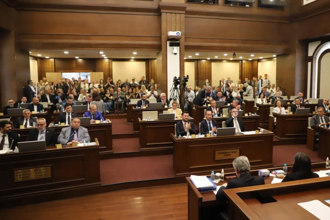 Büyükçekmece Meclisi'nde Başkan Akgün'ün gözaltı mektubu okundu