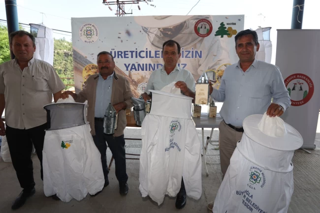 Muğla'da arıcılara ekipman desteği