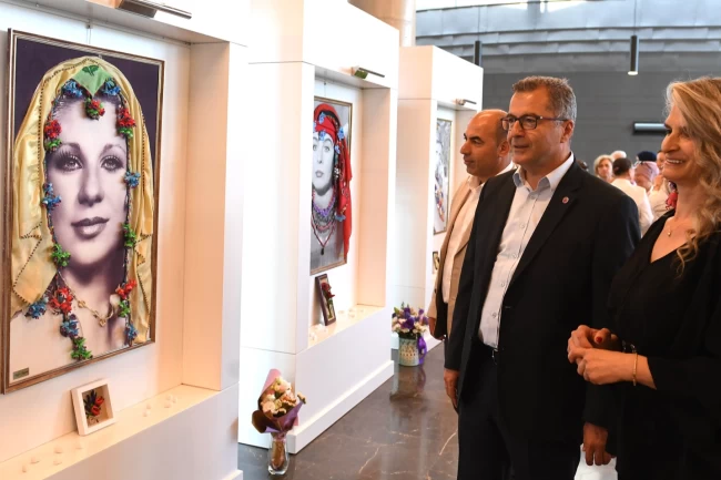 Bursa'nın ipek böceği kozaları sanatla buluştu