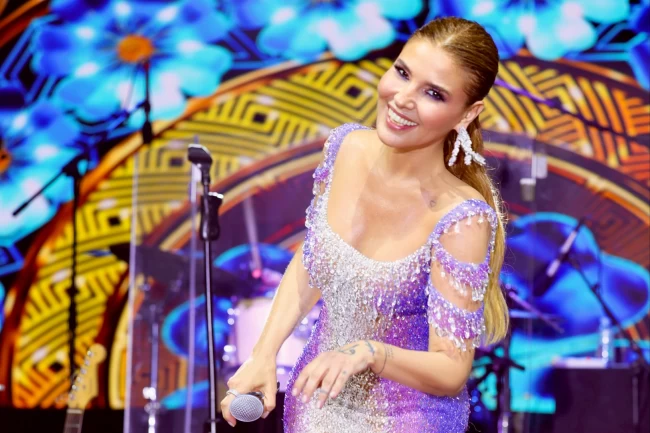 'Kristal Gülben' Antalya'yı büyüledi