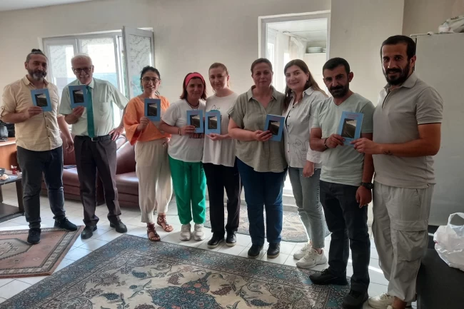 Bursa'da şiir, tiyatro ve dayanışma... Nihal Cevher'den SMA'lı bebek için anlamlı adım