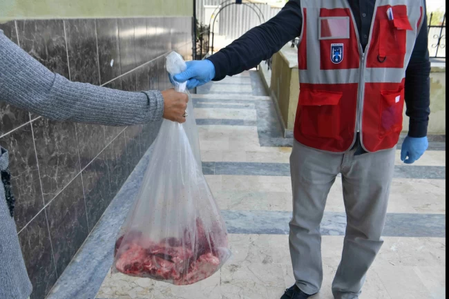 Ankara'da 3 tondan fazla et dağıtıldı