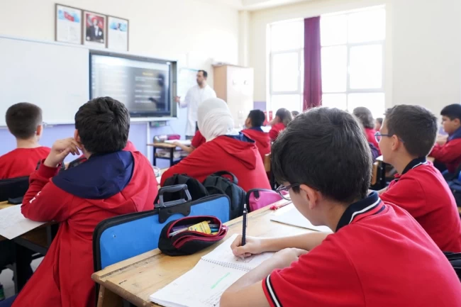 Çoklu yabancı dil modeli 81 ilde genişliyor... Ortaokulun tüm sınıflarında