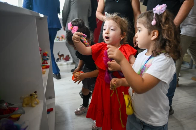 Bornova'da Oyuncak Kütüphanesi açıldı