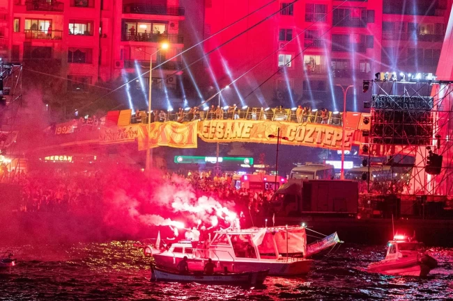 Göztepe'nin 100. yılında gökyüzü sarı-kırmızı