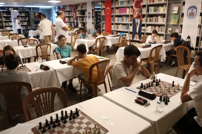 Efes Selçuk'ta satranç heyecanı