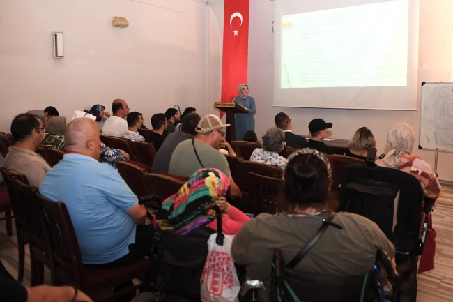Engelliler bireyler haklarını Osmangazi'de öğrendİ
