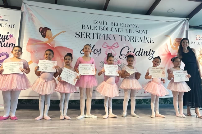 İzmit'te minik balerinler Sanat Akademisi'nde ışıldadı