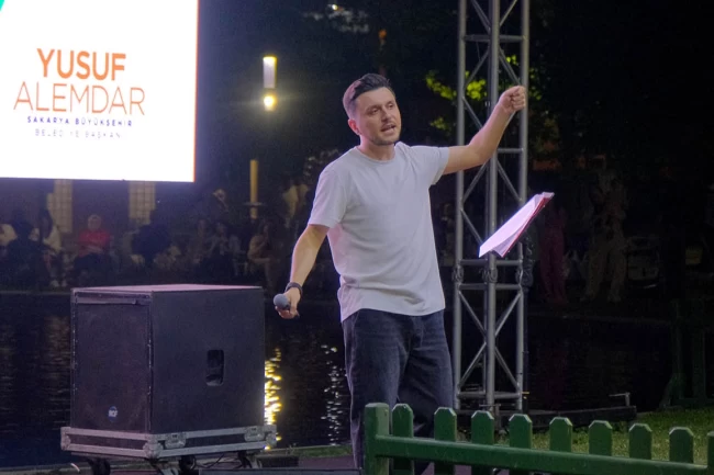 Sakarya'da müzik şöleni tüm hızıyla sürüyor