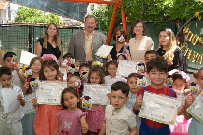 Çocuk Oyun Evi'nde dönemin yıldızları mezun oldu