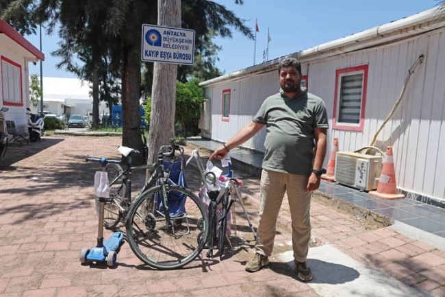 Antalya'da toplu taşımada unutulan eşyalar sahiplerini bekliyor