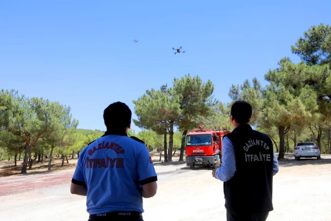 Gaziantep itfaiyesinden droneli yangın nöbeti