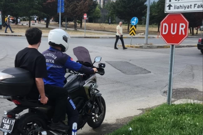 Kocaeli Zabıta ekipleri YKS nöbetinde