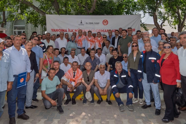 İzmir'de yangınla mücadeleye güçlü destek: 85 muhtara su tankeri