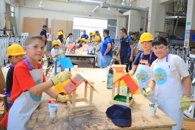 Muğla Büyükşehir'den çocuklara karne sürprizi