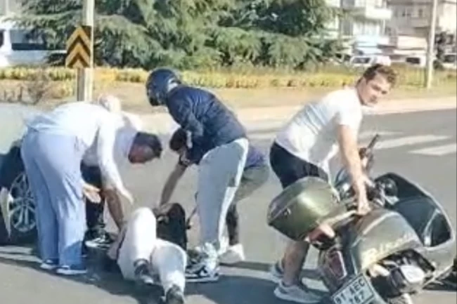 Düzce'de motosiklet sürücüsü yola savruldu