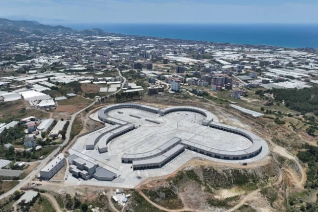 Alanya Toptancı Hali'nde sona yaklaşıldı