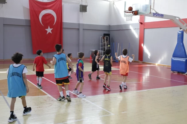 İzmir Narlıdere'de yaz kursları başlıyor