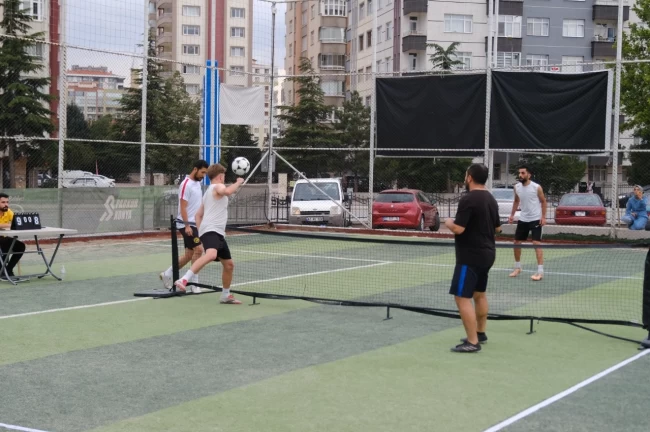 Konya'da ayak tenisi heyecanı