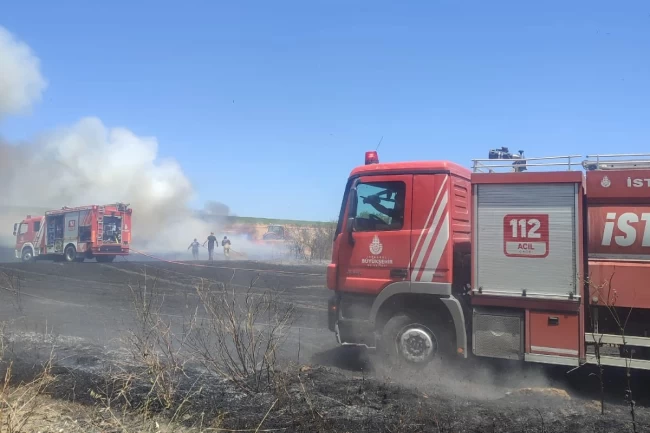 Silivri'de otluk alanda çıkan yangın kontrol altına alındı
