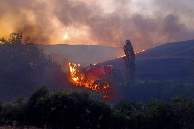 Diyarbakır itfaiyesinden ilçelerde yangın mesaisi