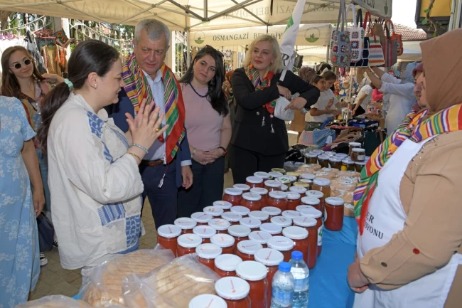 Bursa Osmangazi'de üretici kadınlar Sümbüllü Bahçe'de buluştu