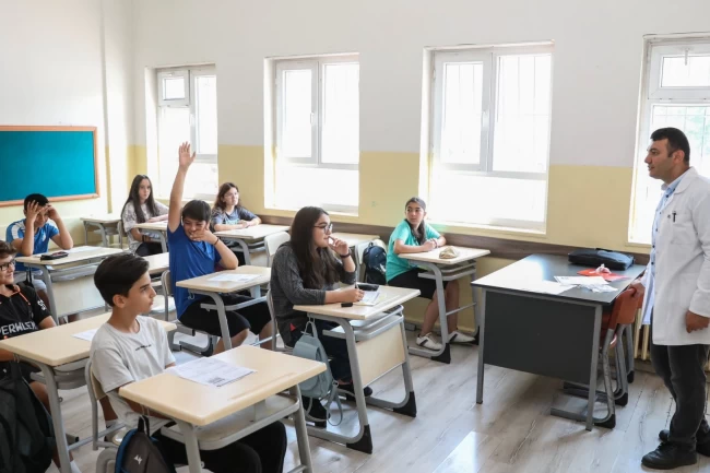 Yaz dönemi eğitim seferberliği başlıyor! DYK ve Yaz Okulları 1 Temmuz'da başlıyor