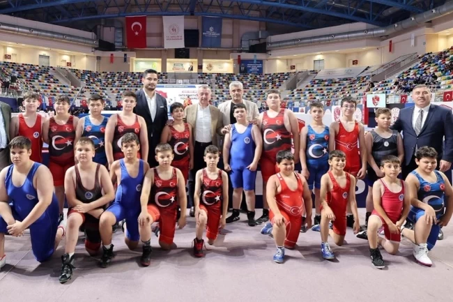 Kocaeli'de uluslararası güreş turnuvası coşkusu
