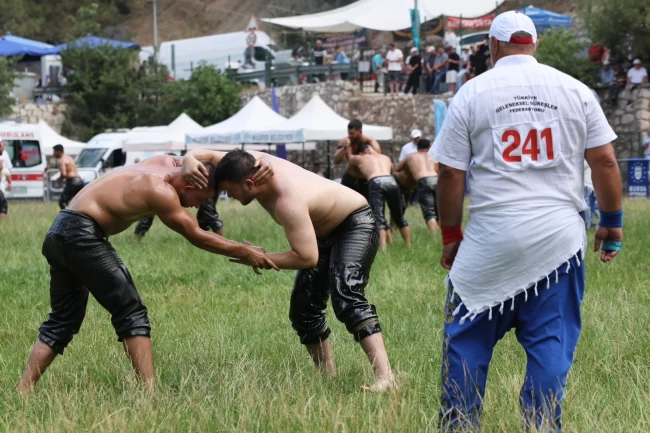 Bursa'da 63. Tarihi Çalı Yağlı Güreşleri heyecanı