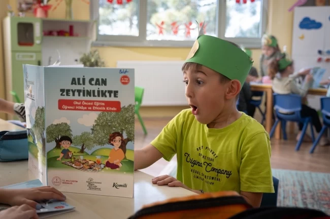 Komili ve MEB'den eğitim projesi... Zeytin kültürü geleceğe taşınıyor