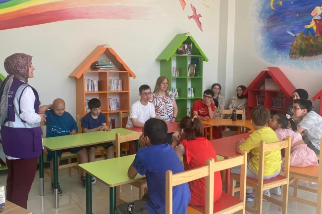Özel çocuklar İZGİM'de kitaplarla ve el sanatlarıyla tanıştı