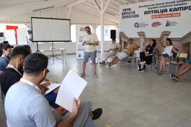 Antalya'da belediyeler arası gençlik buluşması