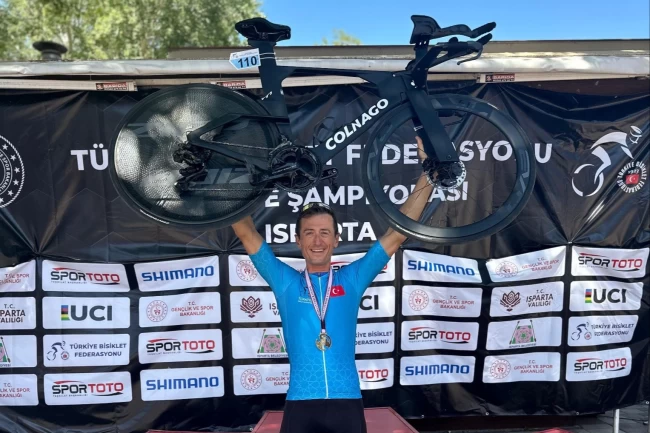 Mudanya'nın bisiklet sporcusu zirveye pedal çevirdi