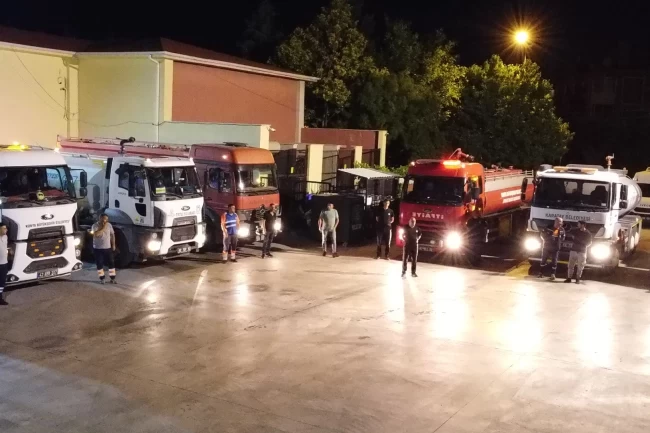 Konya'dan Antakya'ya destek! İtfaiye ekipleri gece yola çıktı