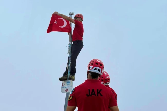 Jandarma 186. yılını Uludağ'ın zirvesinde taçlandırdı