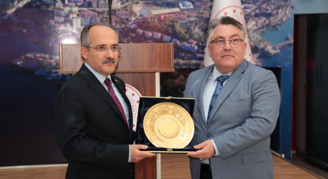 Rektör Özölçer, Zonguldak Cumhuriyet Başsavcısı Abdurrahim Alan'ın veda yemeğine katıldı