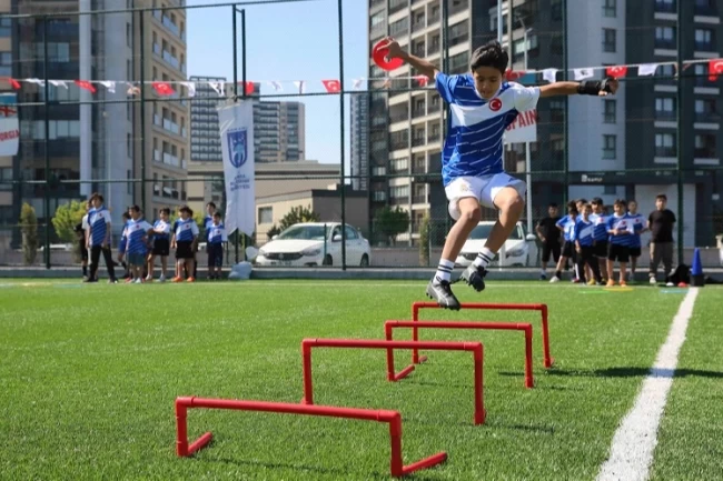 ABB'den çocuklara ücretsiz futbol yaz kursu