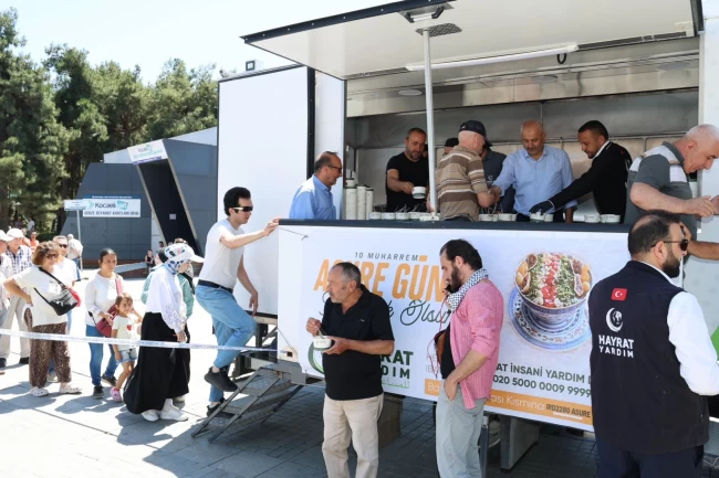 Gebze'de aşure bereketi! Başkan Büyükgöz vatandaşlarla buluştu