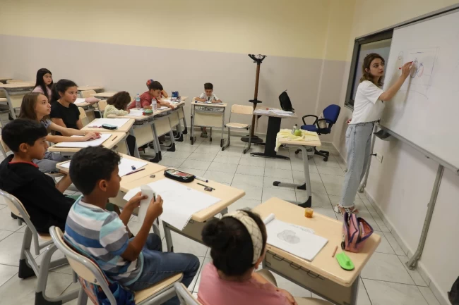 Kayseri Melikgazi'de çocuk ve gençler dolu dolu yaz geçiriyor