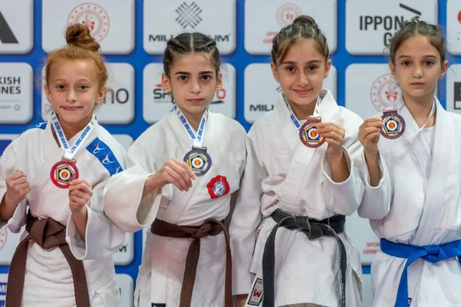 Sakarya Büyükşehir sporcuları başarılarına devam ediyor