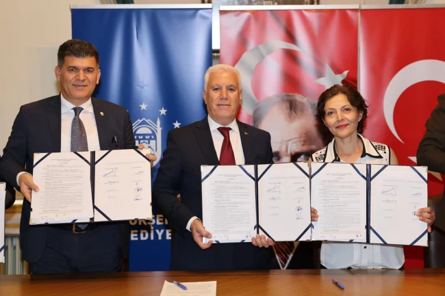 Bursa Büyükşehir'de toplu sözleşme için imzalar atıldı