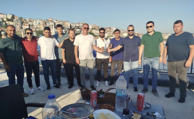 Şampiyon takım kupasını aldı