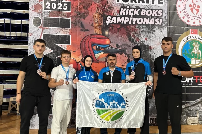 Sakaryalı Kick Boks sporcularından madalya yağmuru