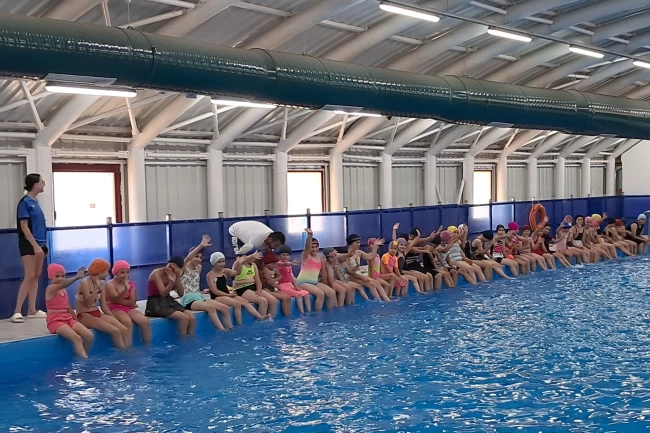 Bilecik Pazaryeri'nde kapalı yüzme havuzu hizmete girdi