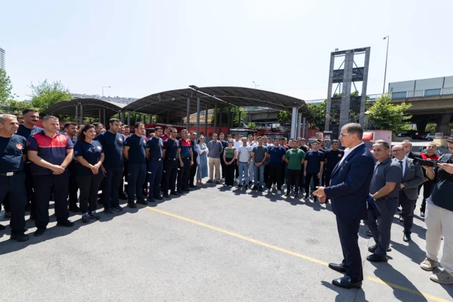 Başkan Tugay'dan izmir'in ateş savaşçılarına teşekkür