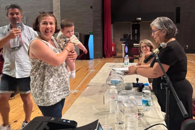 İzmir Örnekköy'de kentsel dönüşüm hız kesmiyor... 6. etap kuralar çekildi